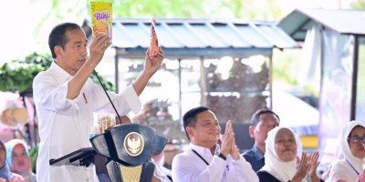 Bantuan Sosial Arahan Presiden Joko Widodo Terindikasi Melanggar Hukum: DPR Wjib Periksa