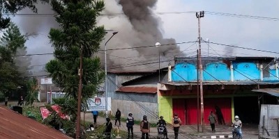 Kantor KPU Papua Pegunungan Dibakar Massa